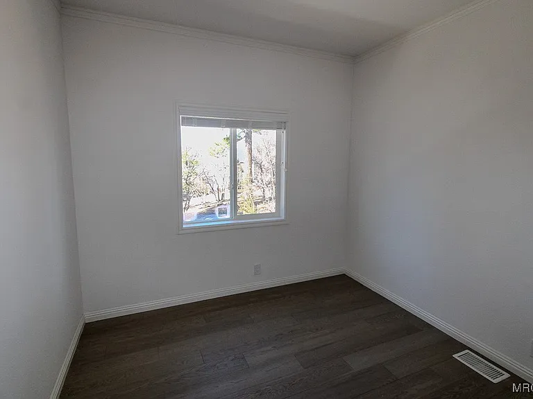 1336 La Crescenta Dr #1 — Photo 25
