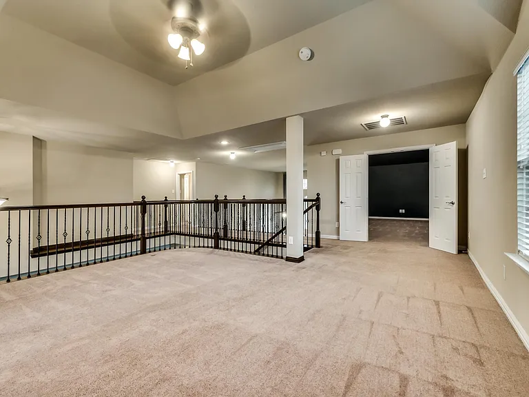 13909 Blueberry Hill Dr — Photo 4