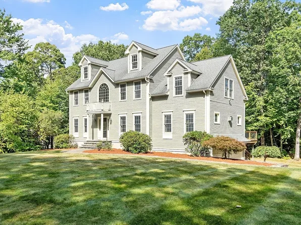 19 Barton Rd, Harvard, MA 01451