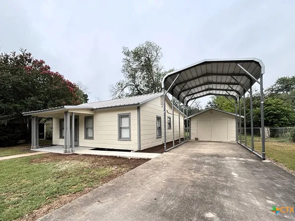 426 Burges St, Seguin, TX 78155