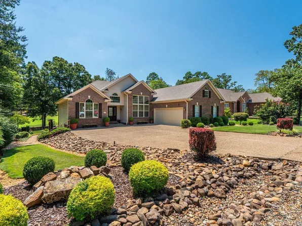 13 Fachado Dr, Hot Springs Village, AR 71909