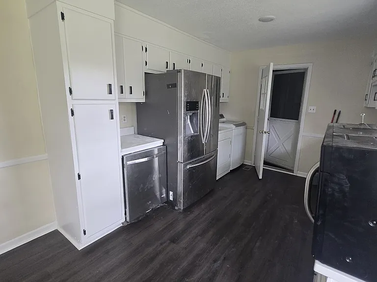 703 Zircon Ct — Photo 8