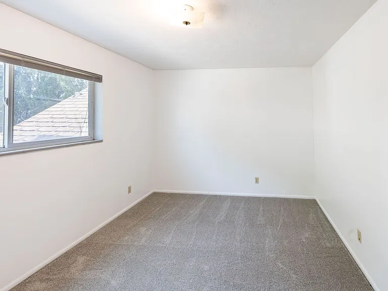 716 S Saturn Ave #1-4 — Photo 11