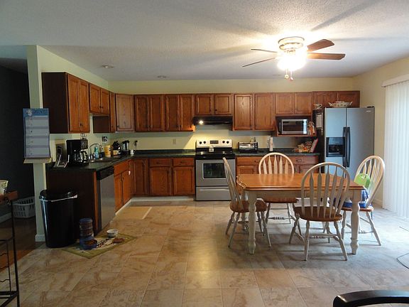 Eat in kitchen