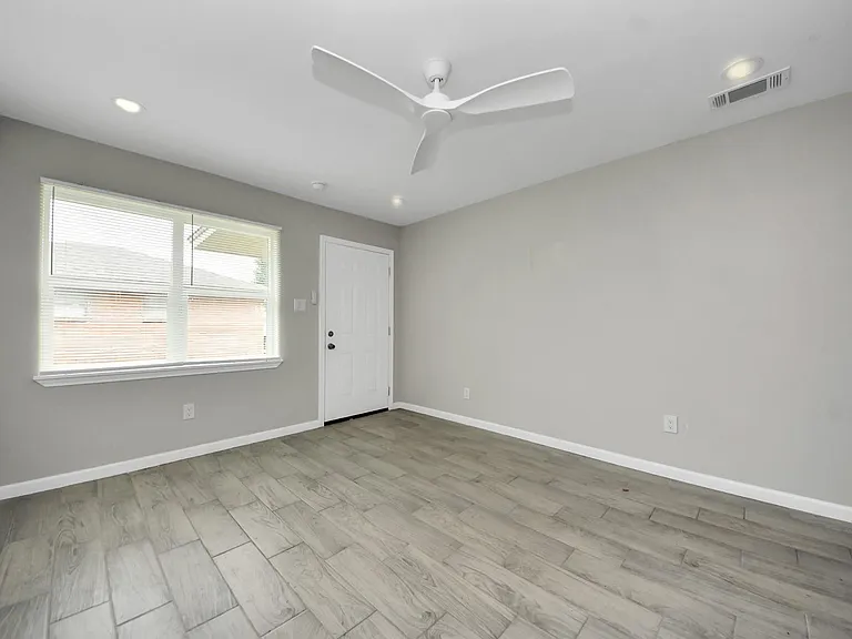 5441 Minden St #20 — Photo 6