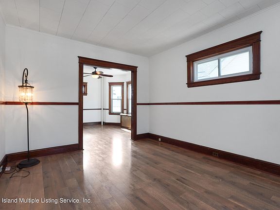 4th image of 1056 Arden Ave