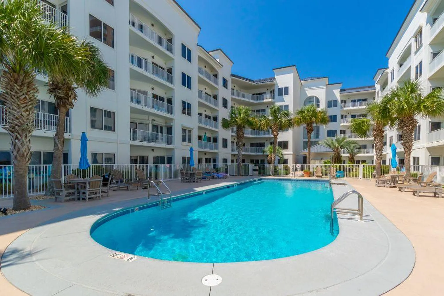 3 bed, 2.0 bath, 1689 sqft, $4,257 — Photo 4