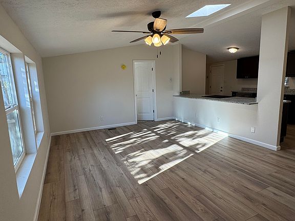 5th image of 13 E Willard Rd