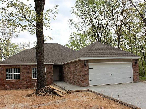 2nd image of 27 S Cheshnut Dr