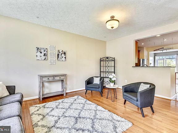 3rd image of 2810 Settlers View Dr