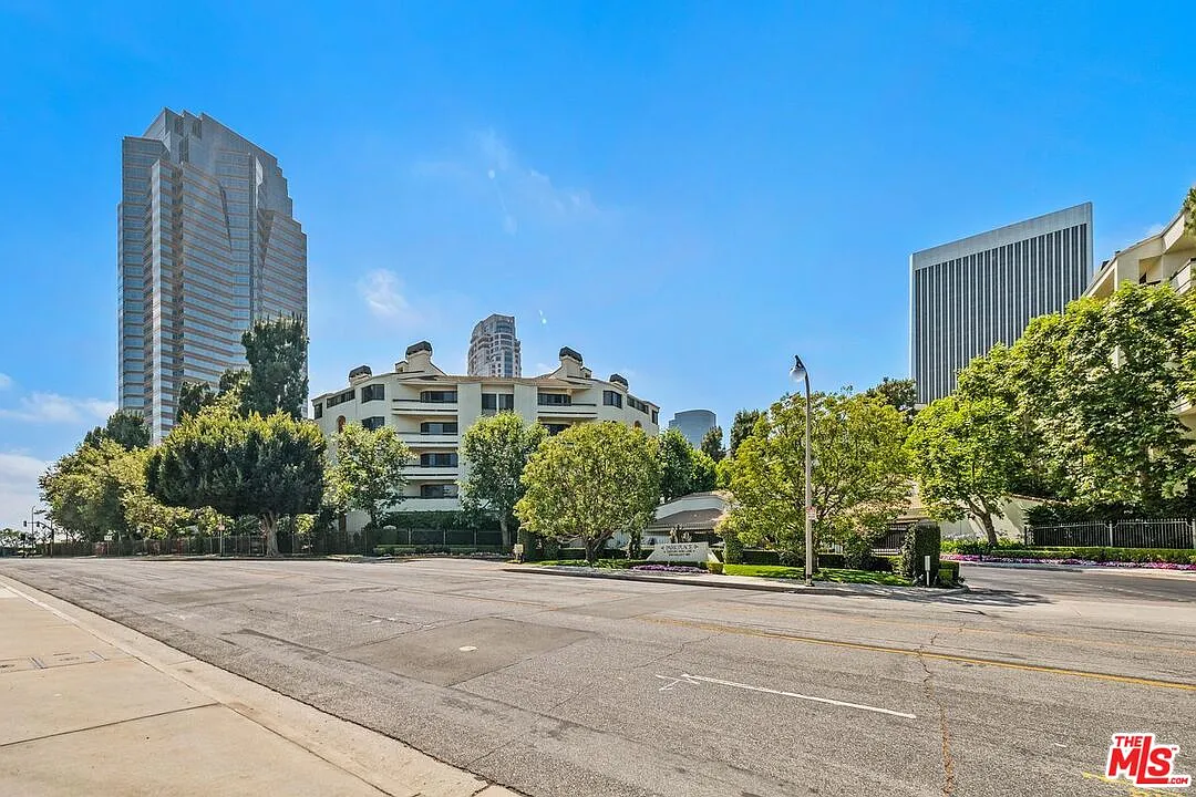 3 bed, 2.5 bath, 1773 sqft, $9,000 — Photo 3