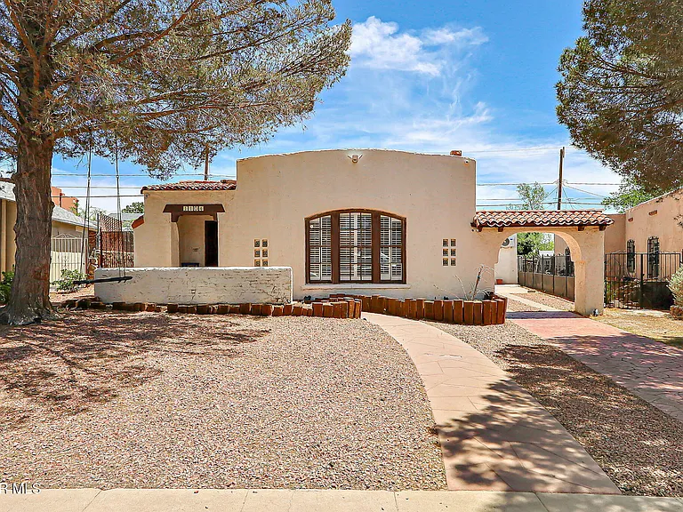 1104 Madeline Dr — Photo 1