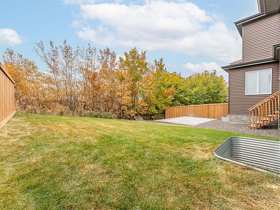 5th image of 431 Conroy Cres SW