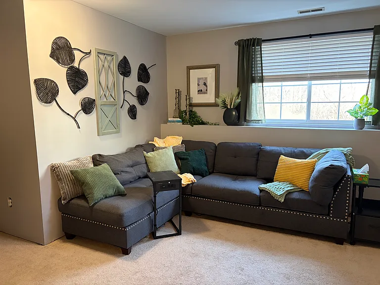 701 Blackstone Ct — Photo 3