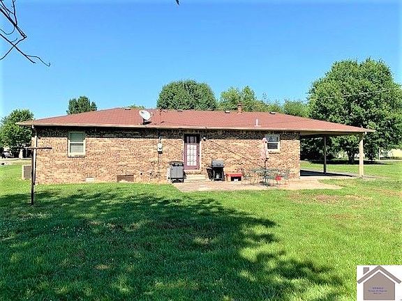 4th image of 344 Sharon Dr