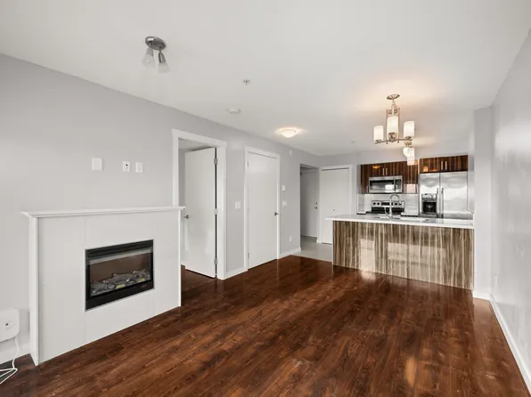 22318 Lougheed Hwy #503, Maple Ridge, BC V2X 2T4
