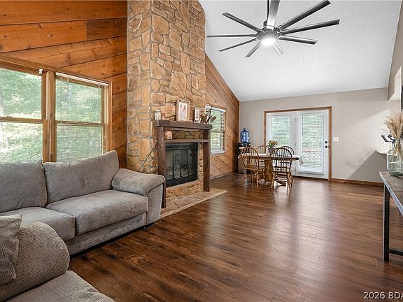 3rd image of 113 Kingsrow Dr