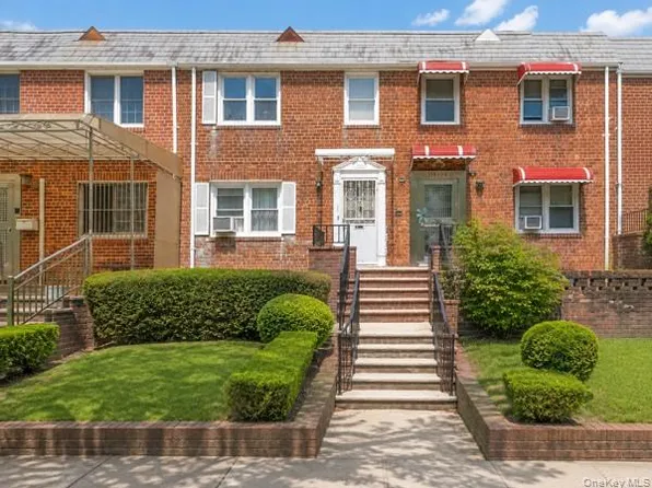 150-16 78th Avenue, Flushing, NY 11367