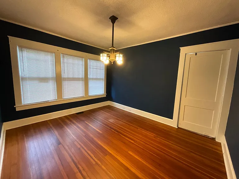 1117 Lexington Ave — Photo 25