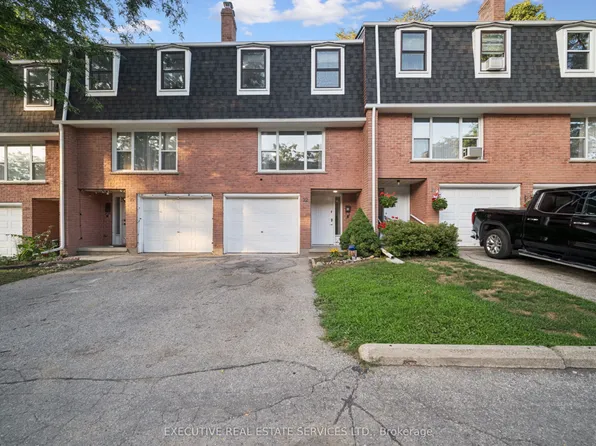 100 Bluevale St N #22, Waterloo, ON N2J 4M9