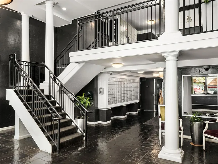 425 Vine St #420 — Photo 16