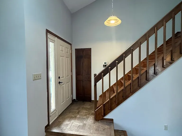 5123 Pinebrook Dr — Photo 2