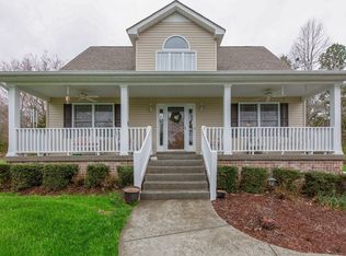 7025 Longview Ln, Bon Aqua, TN 37025