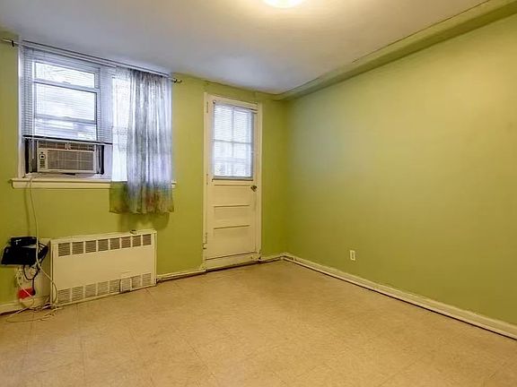 3rd image of 1892 Haring St #1