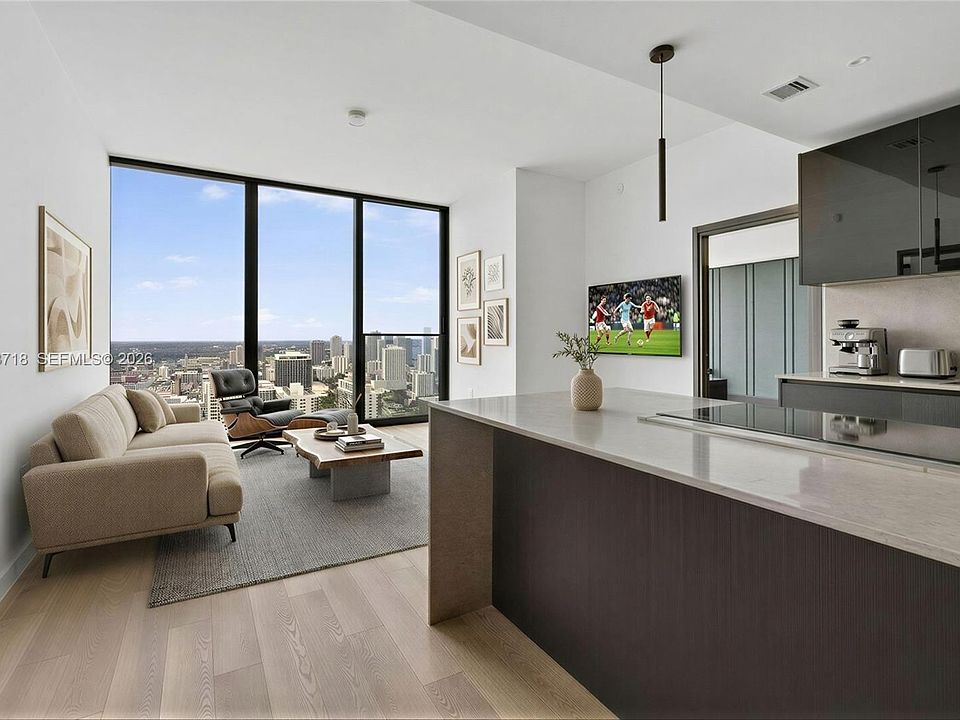 1st image of 20 NE 11th 4701 Miami #4701