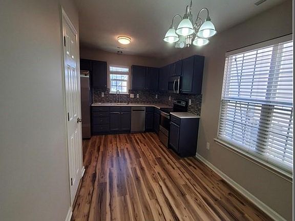 3rd image of 8339 Kings Creek Dr