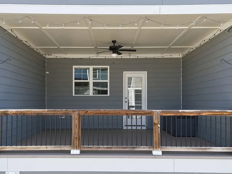 976 Gateway Commons Cir — Photo 5