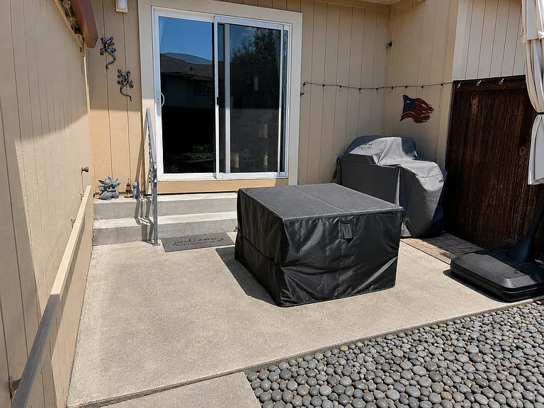 4583 Harbor Ln — Photo 3