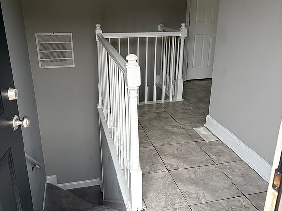 4th image of 2019 Edgewood Dr #2