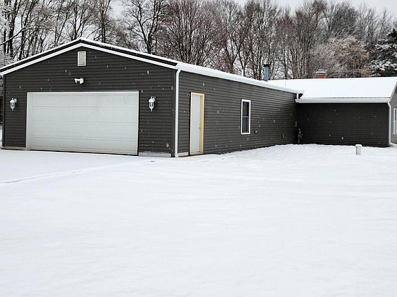 3rd image of 7811 Division Dr