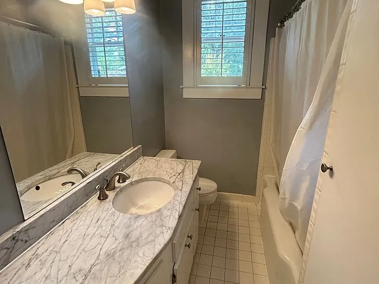 2827 Wilmot Ave — Photo 38