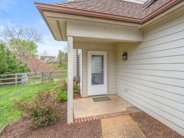 1096 Amber Ridge Rd, Charlottesville, VA 22901
