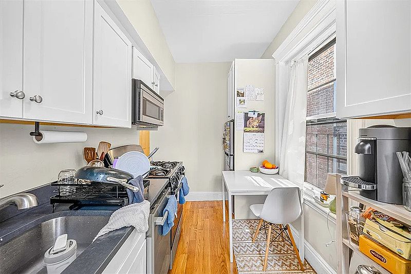 1st image of 324 Chestnut Hill Ave APT 9