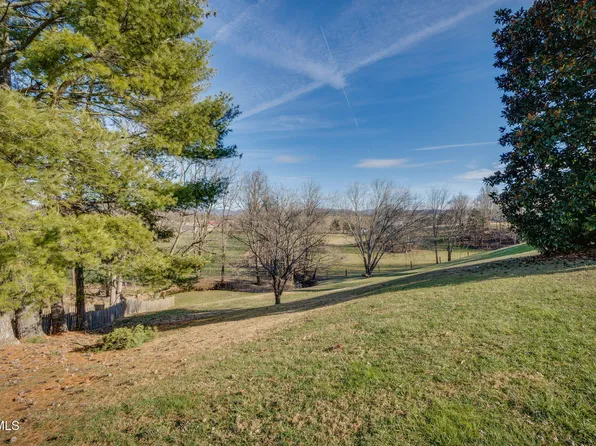 Pecanwood Dr, Jonesborough, TN 37659