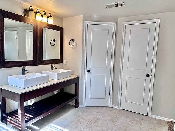 2nd image of 2129 Briarcliff Dr