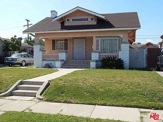 1st image of 1022 W 73rd St