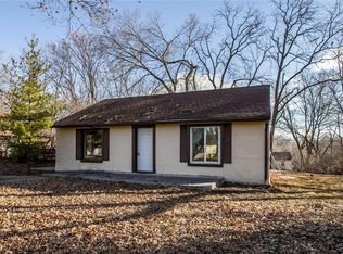 9043 Walnut St, Kansas City, MO 64114