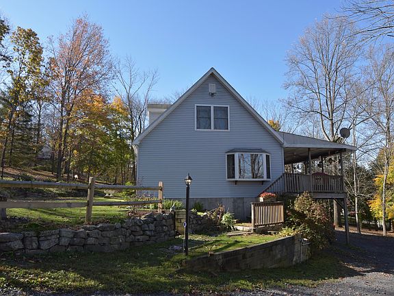3rd image of 143 S Easton Belmont Pike