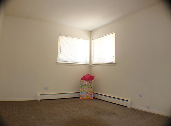 4th image of 74 Terry Dr APT B