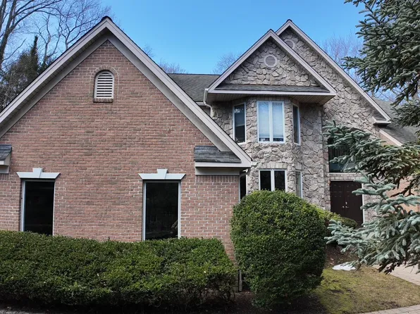 1550 Laurel Hollow Road, Laurel Hollow, NY 11791