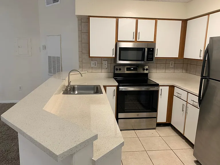 2445 SW 18th Ter #1005 — Photo 3