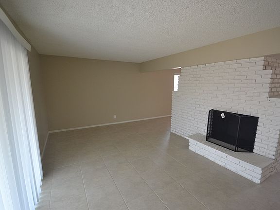 4th image of 25873 Mansfield St