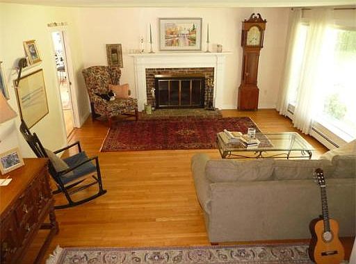1st image of 21 Dingley Dell Ln