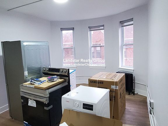 3rd image of 1347 W Estes Ave #2F