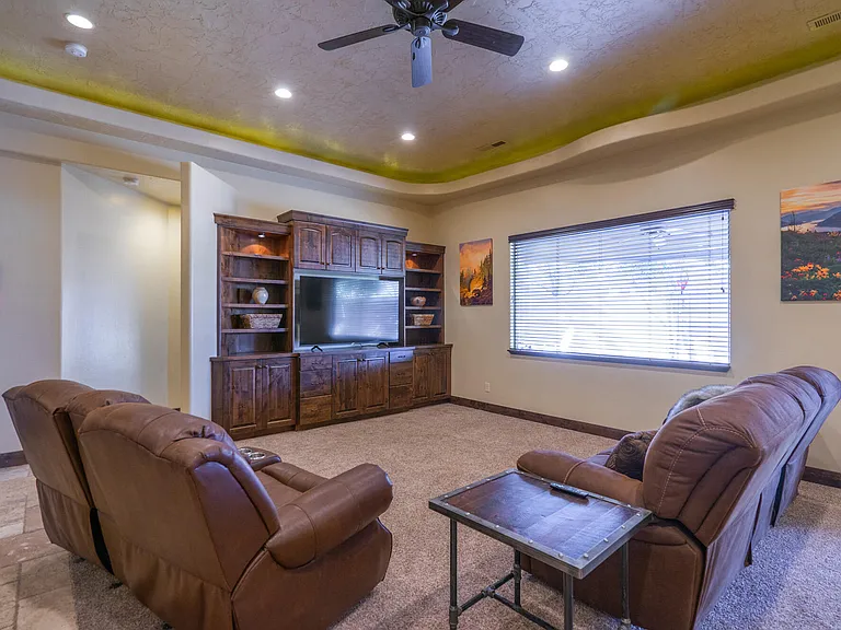 2732 S 4010 W — Photo 12