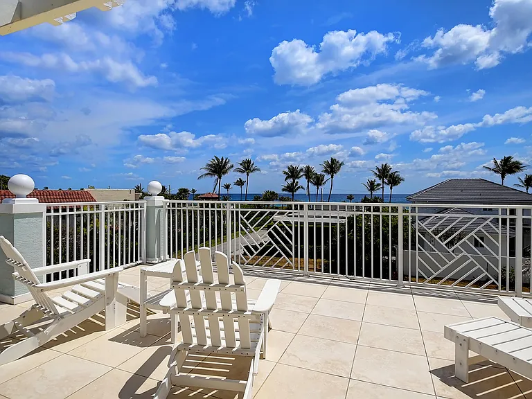 1120 Ocean Ter — Photo 1